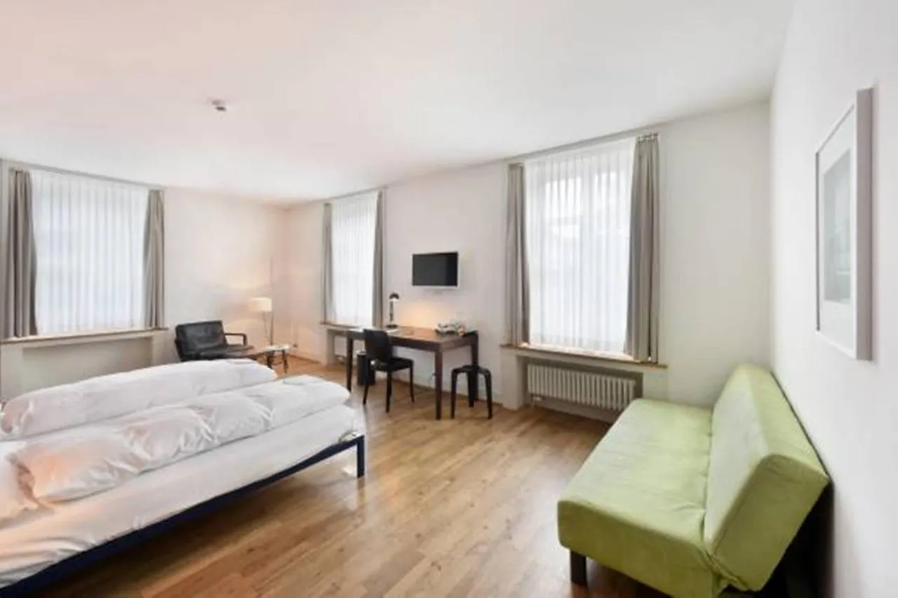 Hotel Im Schlosspark Binningen Zwitserland