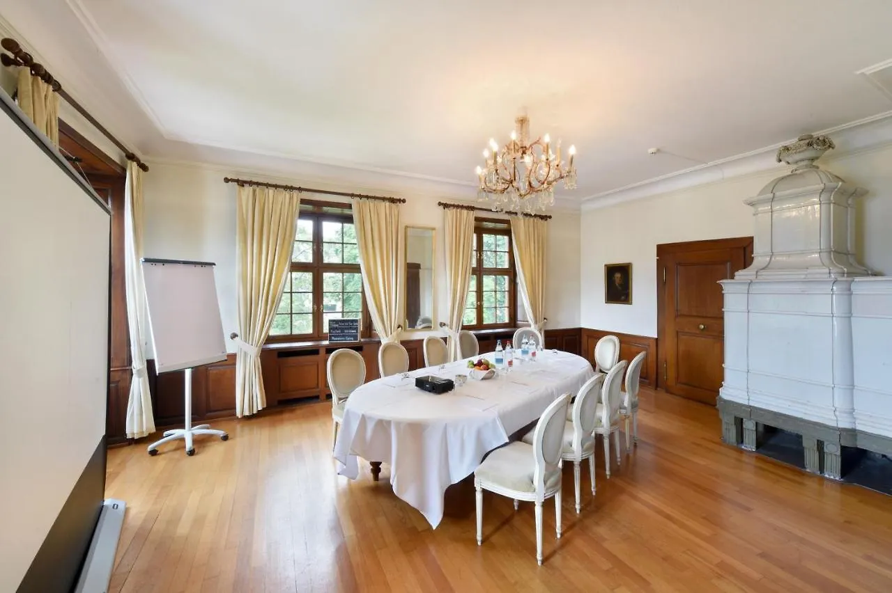 Hotel Im Schlosspark Binningen