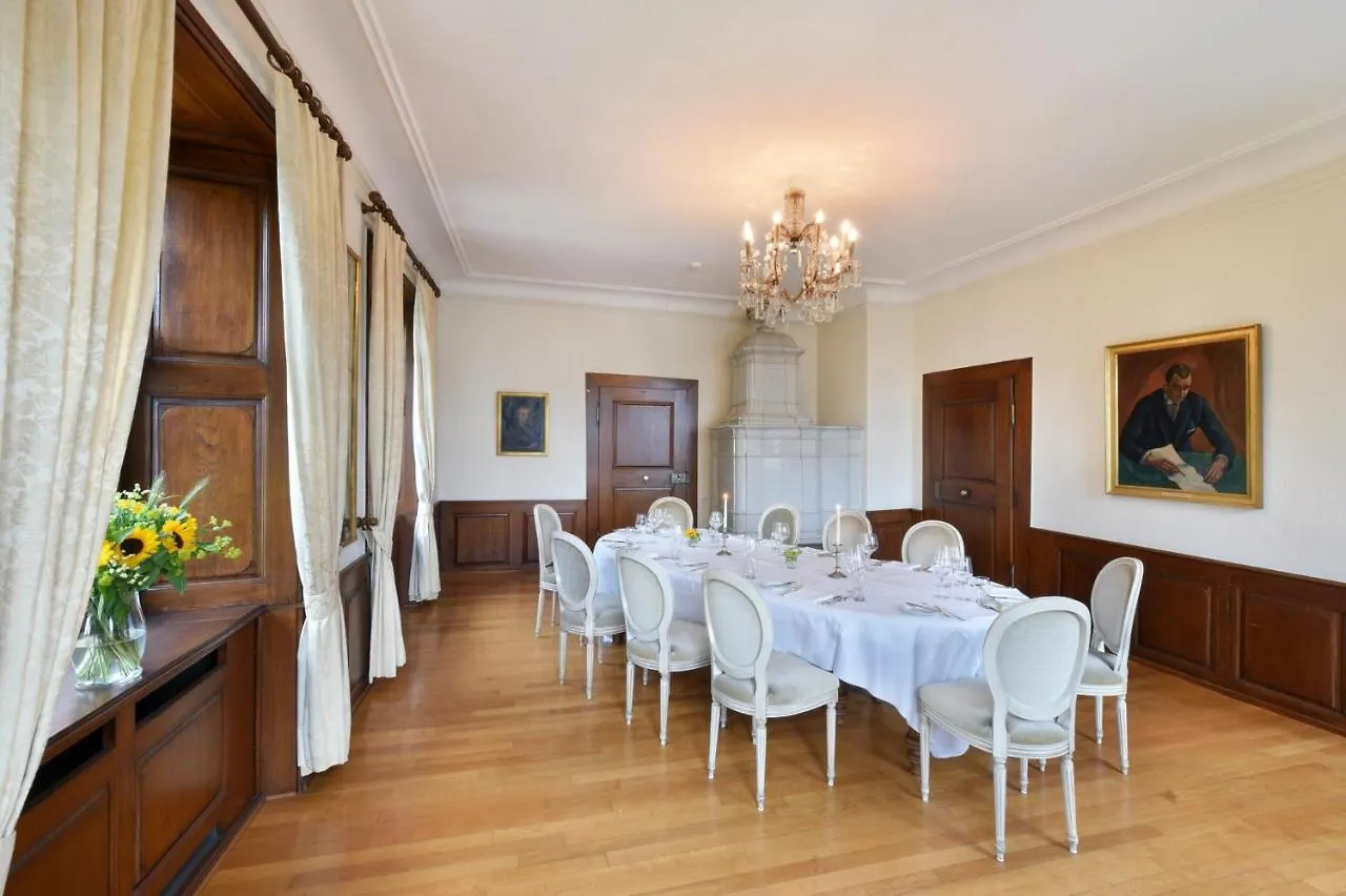 Hotel Im Schlosspark Binningen 3*,